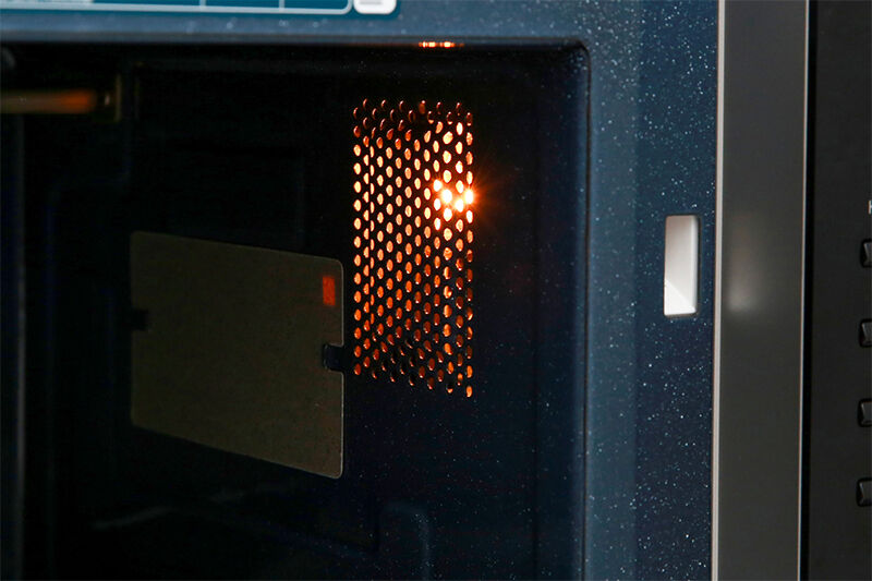 lò vi sóng samsung mg23k3575as/sv-n 23 lít - khoang lò có đèn